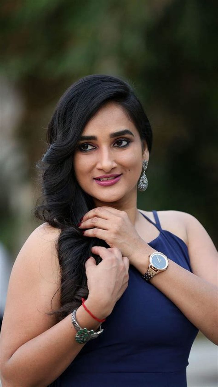 Actress Madhu Krishnan latest Photos stills &bull; Ragalahari