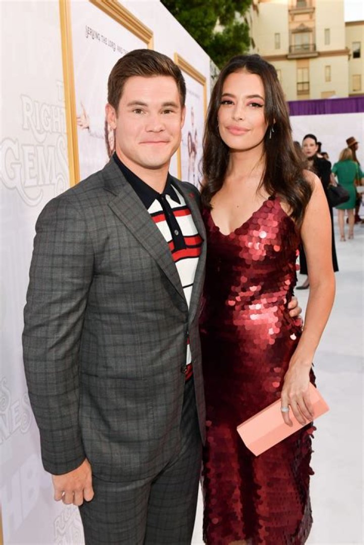 Adam DeVine Marries Chloe Bridges In Mexican Wedding! Photo 4641684