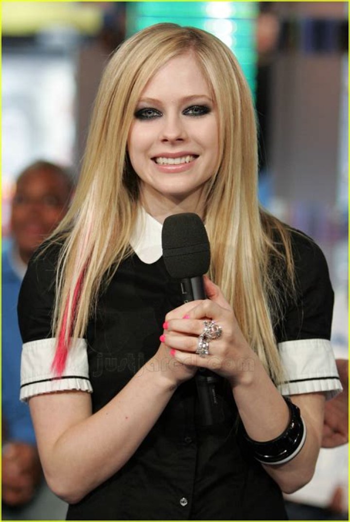 Avril Lavigne Mother Spikin' Princess Photo 116421 Avril Lavigne
