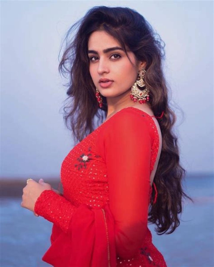 Ayesha Khan's Biography Portfolio Images Photos HD Pictures 2020
