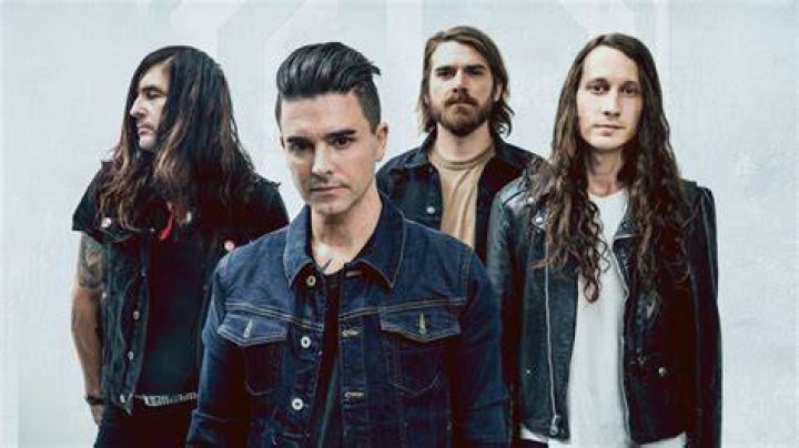 Dashboard Confessional's Chris Carrabba Provides a TrackbyTrack