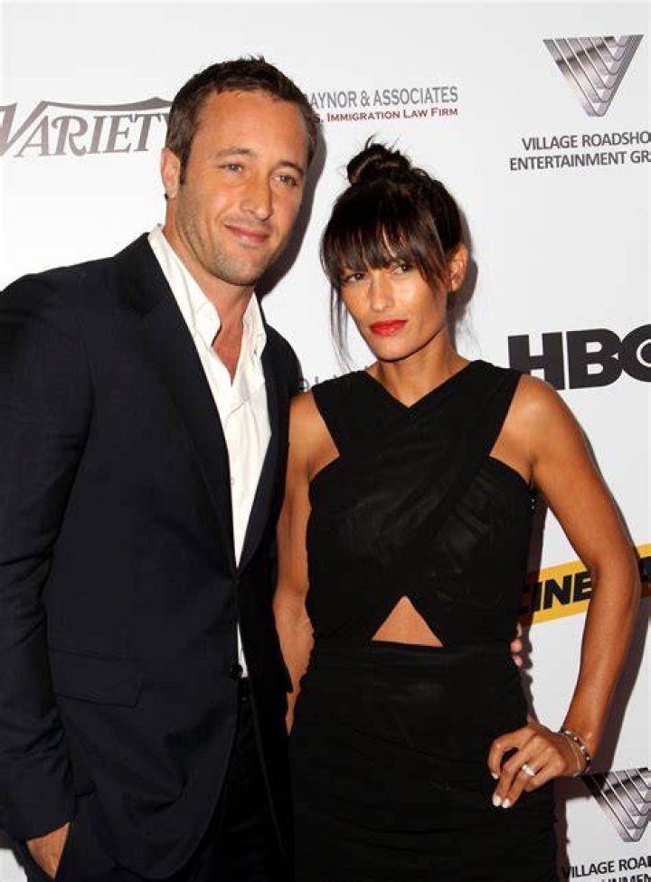 Does Alex O'Loughlin Have A Wife?