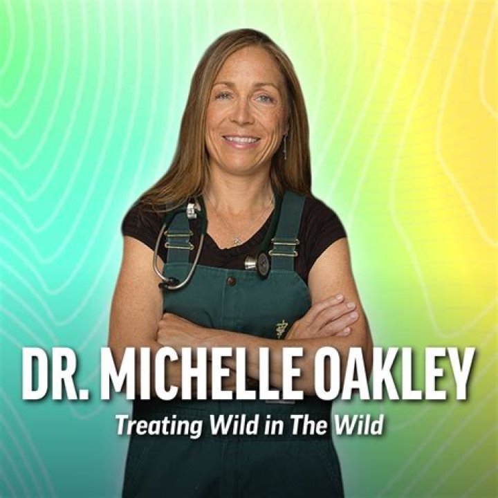 Dr. Michelle Oakley WikiBio Net Worth, Age, Birthday, Salary, Husband