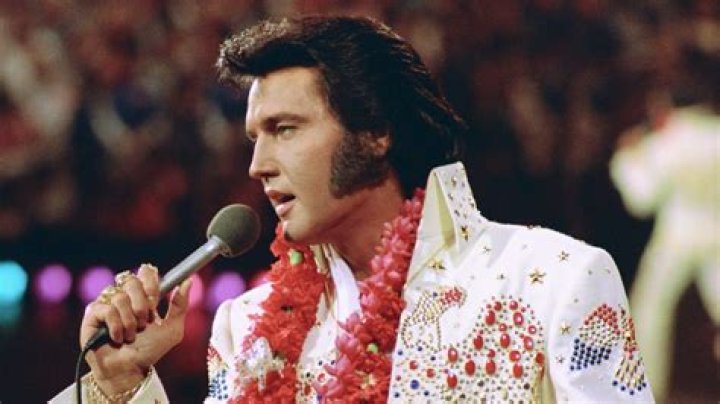 Elvis Presley's smothering mother could have been the cause of his self