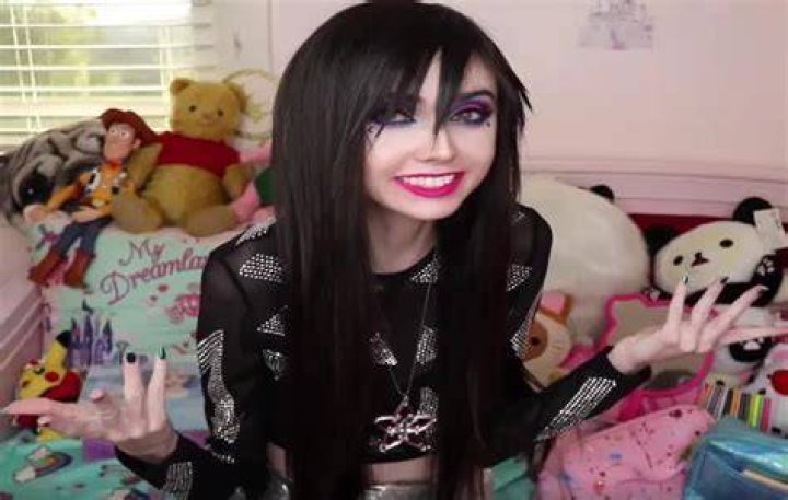 Eugenia Cooney biography, wiki, age, height, net worth, partner & other