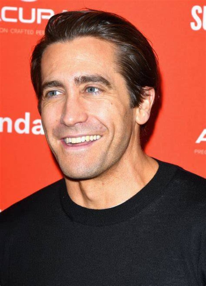 Jake Gyllenhaal Smiling Pictures POPSUGAR Celebrity Photo 27