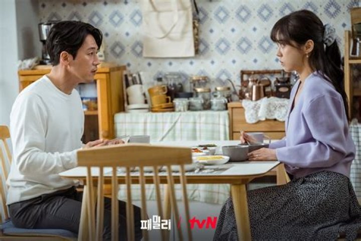Jang Hyuk And Jang Nara Make A Comedically Realistic Married Couple In