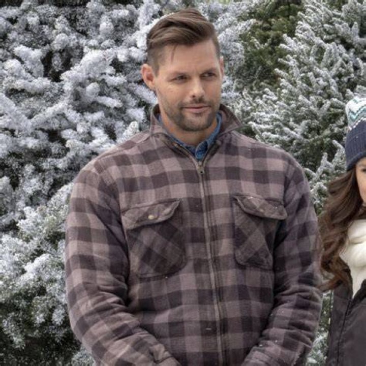 Justin Bruening as Nash on Last Vermont Christmas