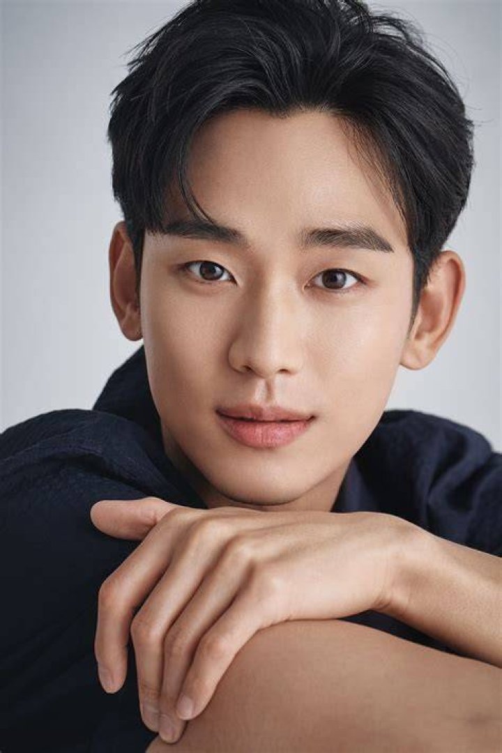 Kim Soo-hyun: Age And Profile Revealed