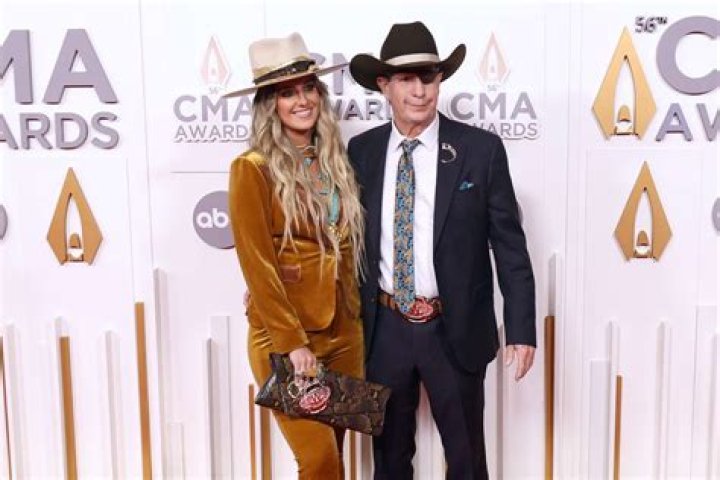 Lainey Wilson Brought Her Dad (And Good Luck Charm) To Last Night&rsquo;s CMAs