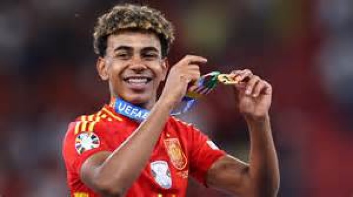 Lamine Yamal Euro 2024 Mamie Rozanna