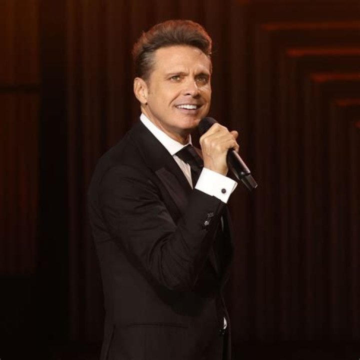 Luis Miguel's brother's sweet words to his mother Marcela Basteri on