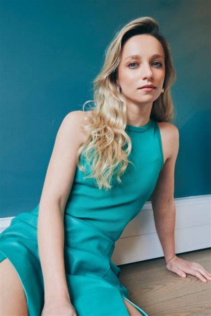 Molly Windsor Style, Clothes, Outfits and Fashion • CelebMafia