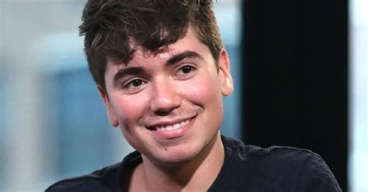 Noah Galvin Age, Net Worth, Boyfriend, Family, Height and Biography