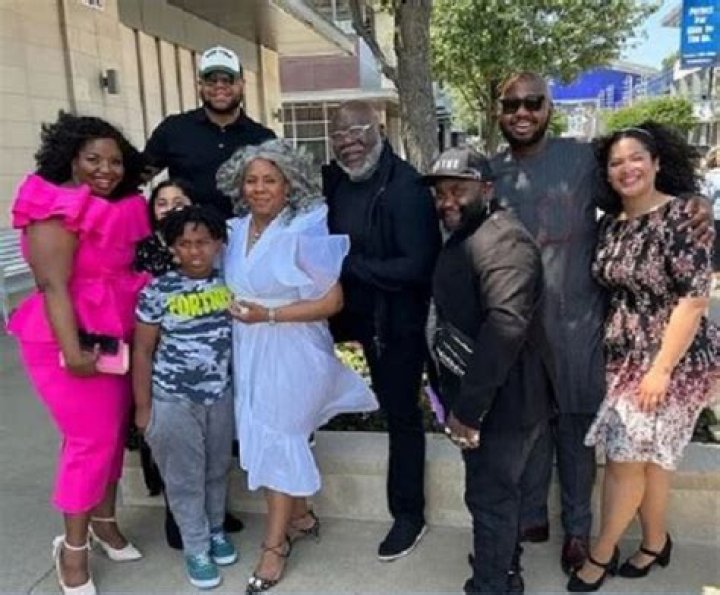 Serita Jakes Biography, Age, Family, Career, Ministry, & Net Worth