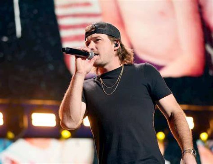 Trueblue country star Wallen announces One Night at a Time tour