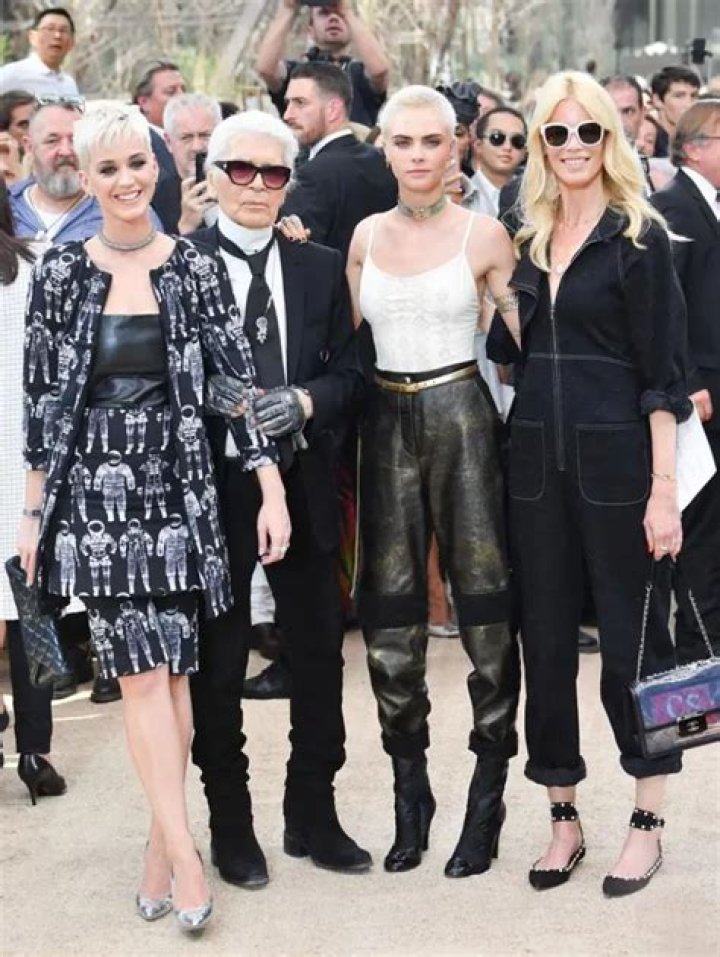 Unveiling Cara Delevingne's Height: Insights And Surprising Revelations